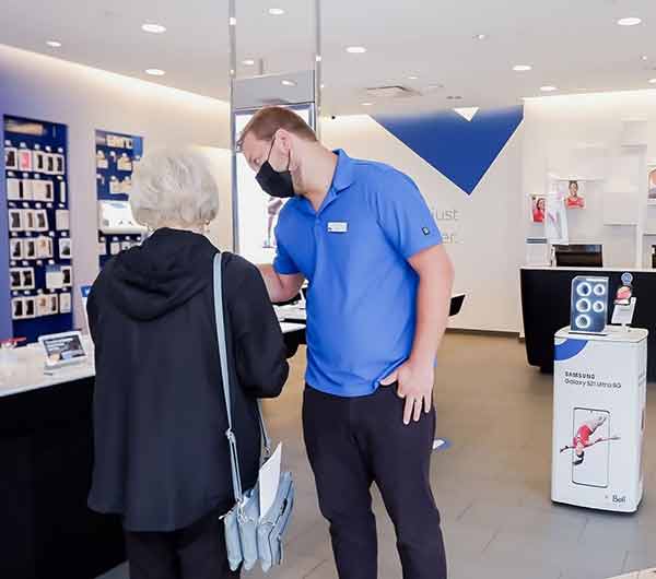 GCTel employees at Bell store on Dundas St London ON 
