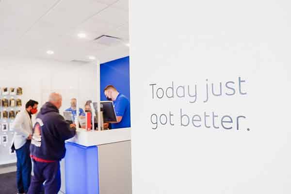 GCTel employees at Bell store at Westmount Mall London ON 
